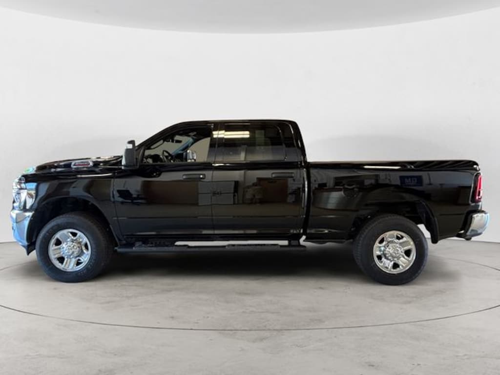 New 2026 Ram 2500 TRADESMAN CREW CAB 4X4 6'4 BOX Pickup