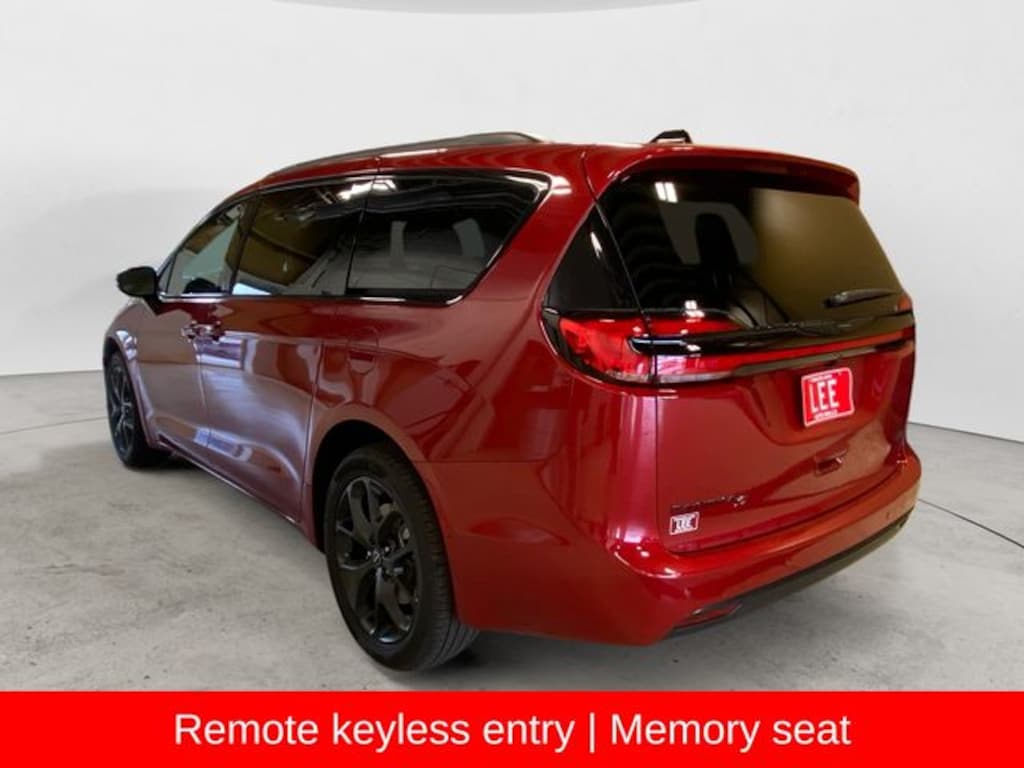 New 2026 Chrysler Pacifica SELECT AWD Passenger Van