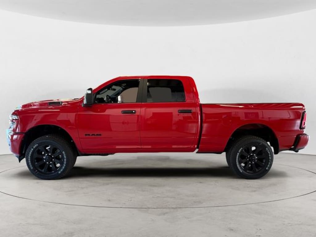 New 2026 Ram 3500 BIG HORN CREW CAB 4X4 6'4 BOX Pickup