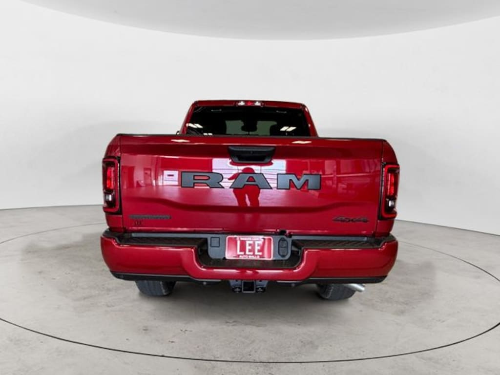 New 2026 Ram 2500 BIG HORN CREW CAB 4X4 6'4 BOX Pickup