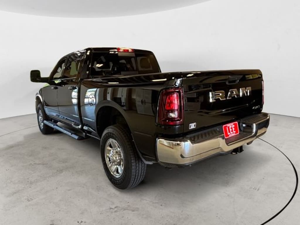 New 2026 Ram 2500 TRADESMAN CREW CAB 4X4 6'4 BOX Pickup