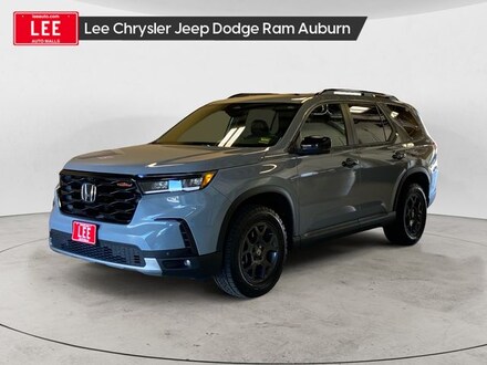 2025 Honda Pilot TrailSport SUV