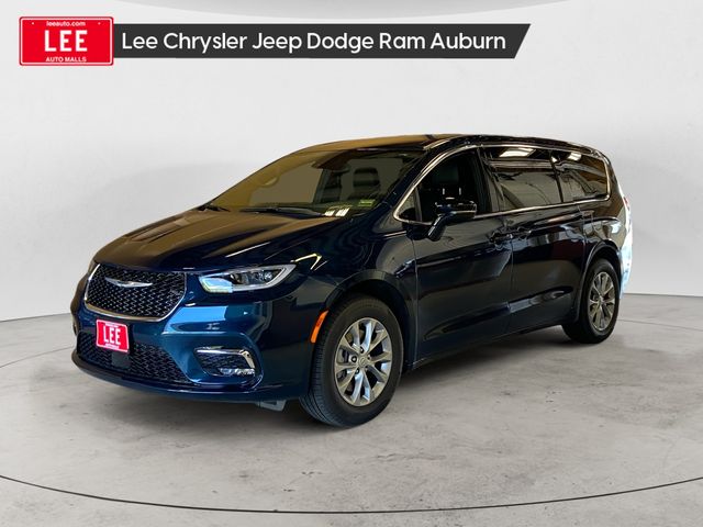 2025 Chrysler Pacifica SELECT AWD