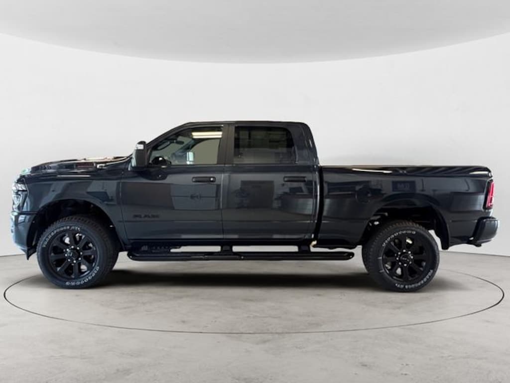 New 2026 Ram 2500 BIG HORN CREW CAB 4X4 6'4 BOX Pickup