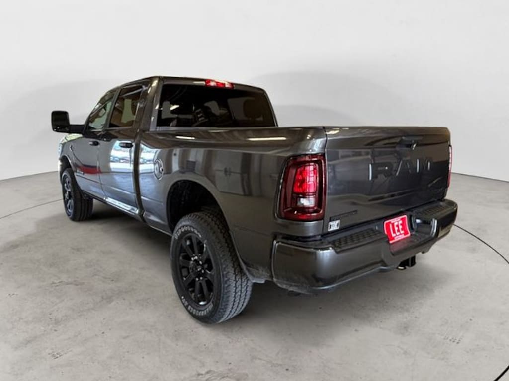 New 2026 Ram 2500 BIG HORN CREW CAB 4X4 6'4 BOX Pickup