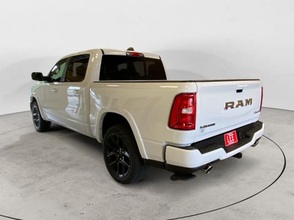 New 2026 Ram 1500 LARAMIE CREW CAB 4X4 5'7 BOX Pickup