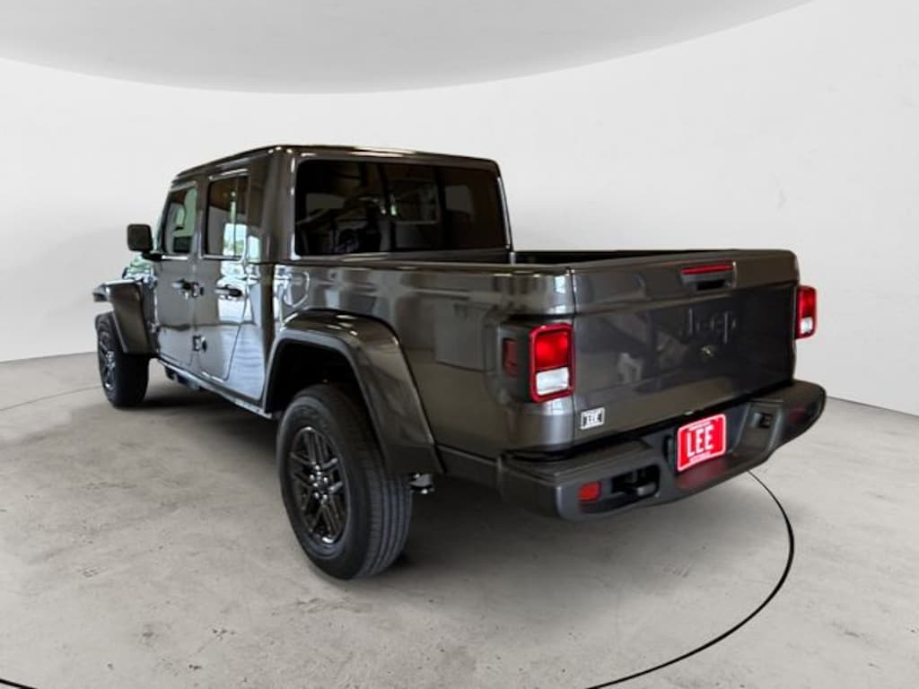 New 2026 Jeep Gladiator SPORT S 4X4 Pickup