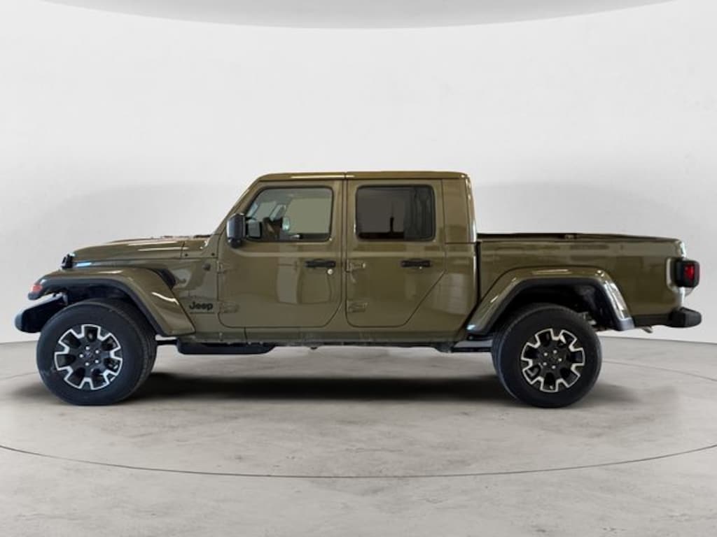 New 2026 Jeep Gladiator SAHARA 4X4 Pickup