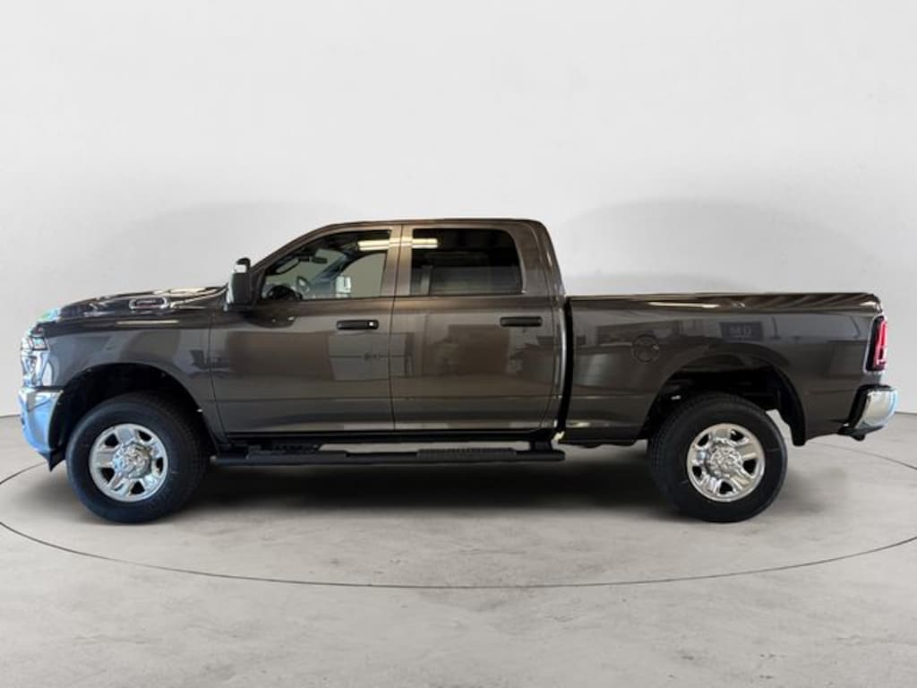 New 2026 Ram 2500 TRADESMAN CREW CAB 4X4 6'4 BOX Pickup