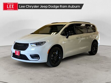 2026 Chrysler Pacifica LIMITED AWD Passenger Van