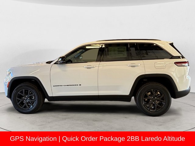 New 2027 Jeep Grand Cherokee 2 Row LAREDO 4X4 Sport Utility