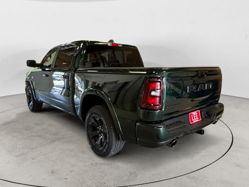 New 2026 Ram 1500 BIG HORN CREW CAB 4X4 5'7 BOX Pickup