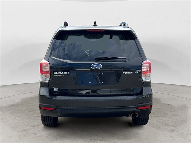 2018 Subaru Forester 2.5i Premium photo 4