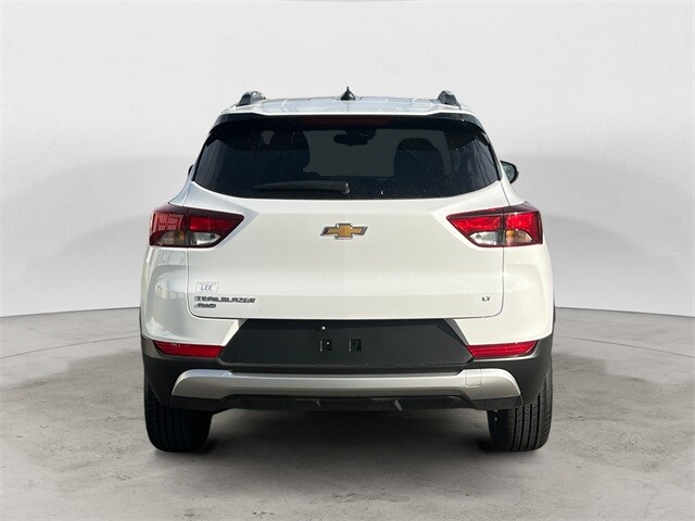 2025 Chevrolet Trailblazer LT photo 2