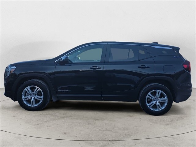 2024 Gmc Terrain SLE photo 2