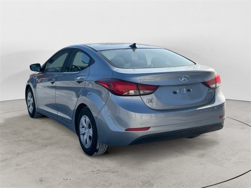 Used 2016 Hyundai Elantra SE Sedan