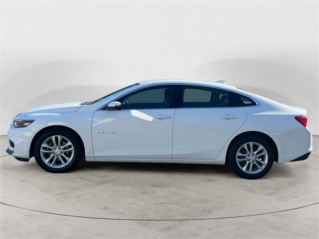 2018 Chevrolet Malibu 1LT photo 2