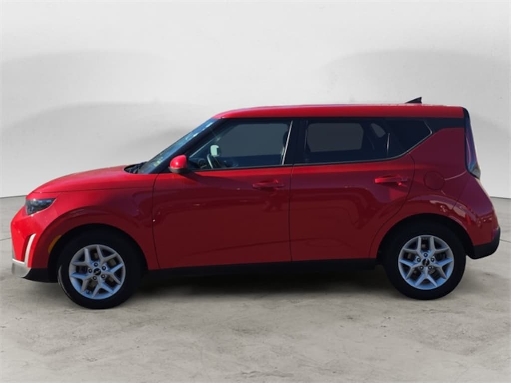 Used 2024 Kia Soul LX Hatchback