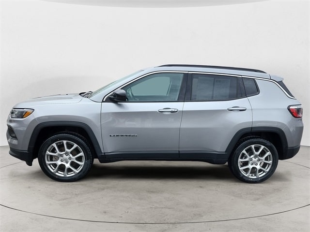 Used 2022 Jeep Compass Latitude Lux with VIN 3C4NJDFB6NT204640 for sale in Topsham, ME