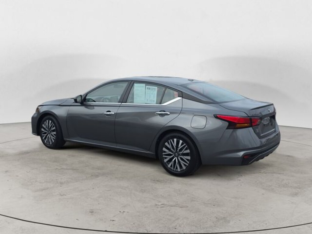 Used 2024 Nissan Altima 2.5 SV Sedan