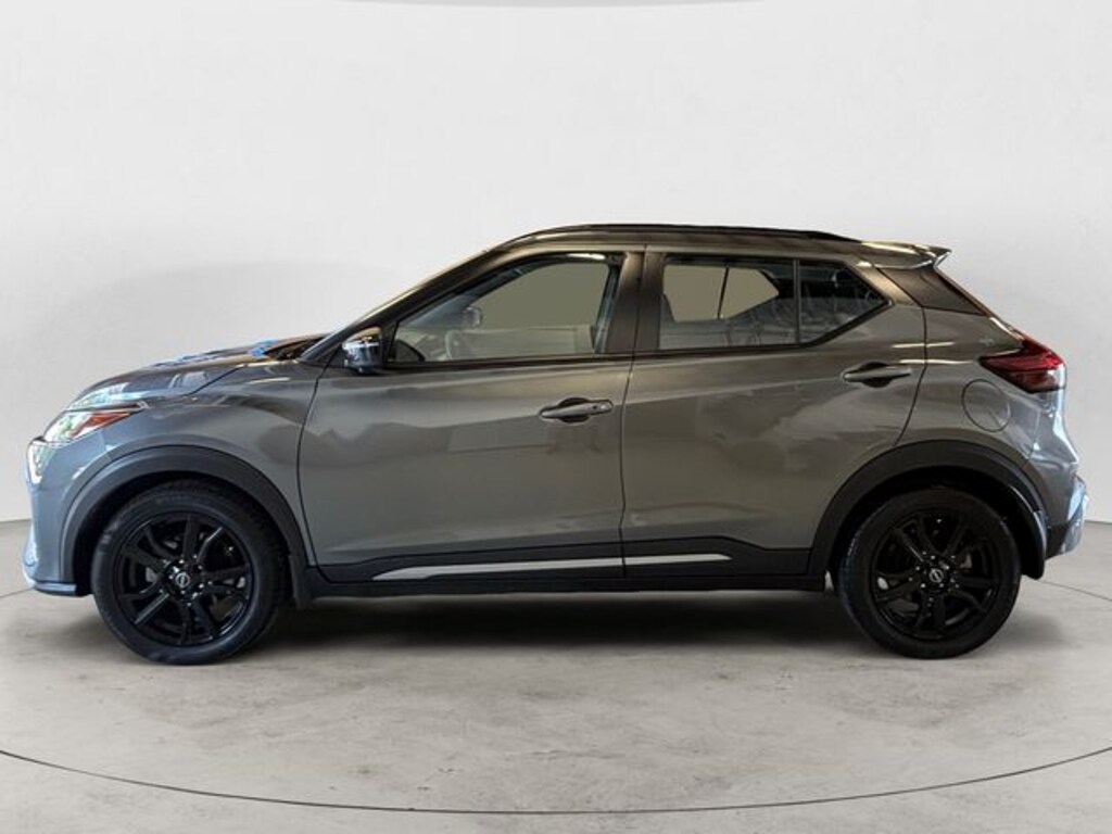 Used 2023 Nissan Kicks SR SUV