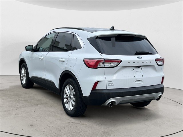2021 Ford Escape SE photo 3