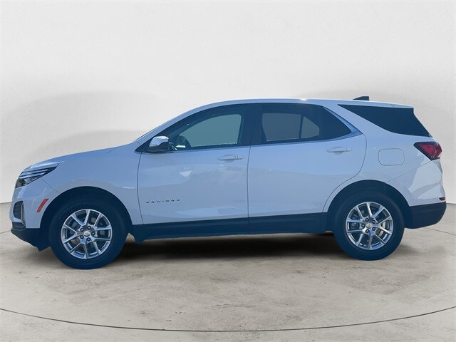 2024 Chevrolet Equinox LT photo 2