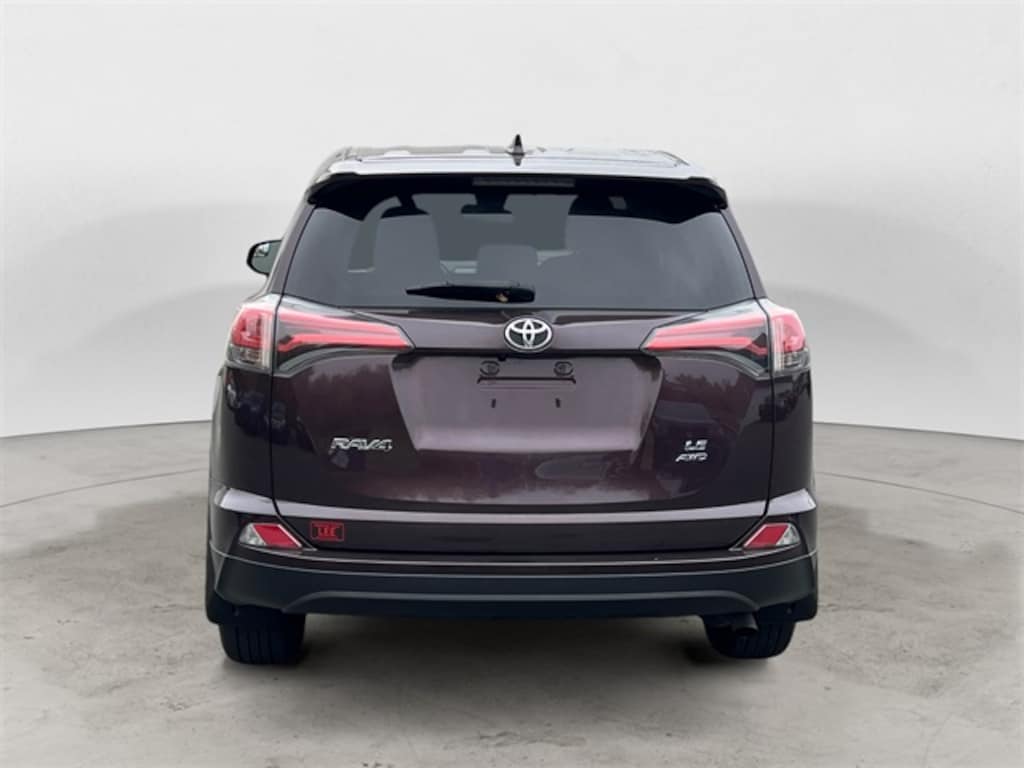 Used 2018 Toyota RAV4 LE SUV