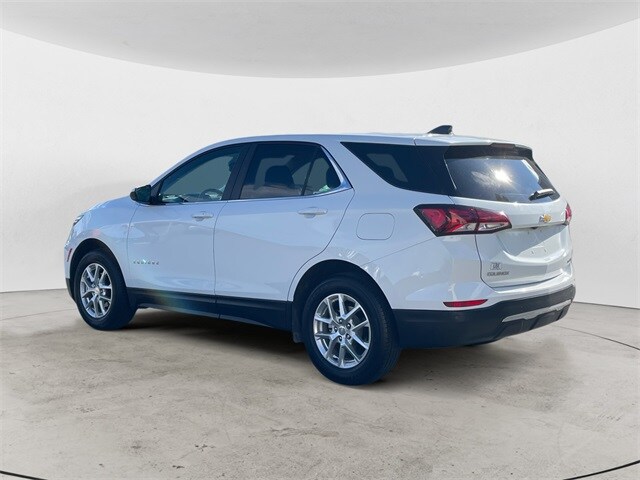 2024 Chevrolet Equinox LT photo 3