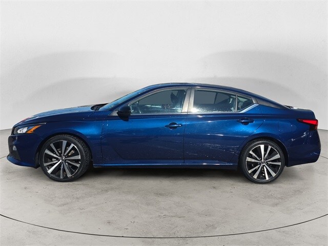 2022 Nissan Altima 2.5 SR photo 2
