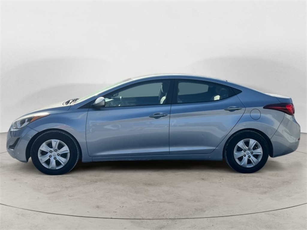 Used 2016 Hyundai Elantra SE Sedan