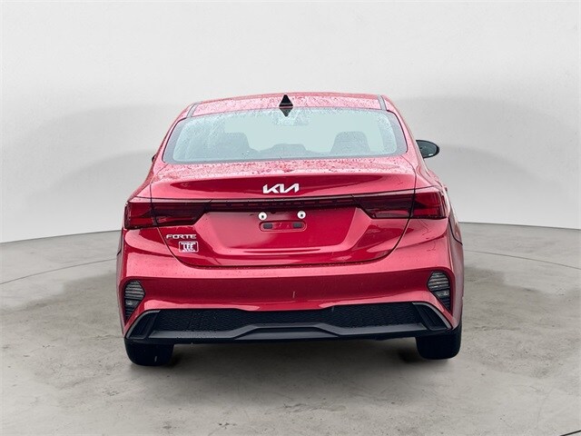 2022 Kia Forte LXS photo 4