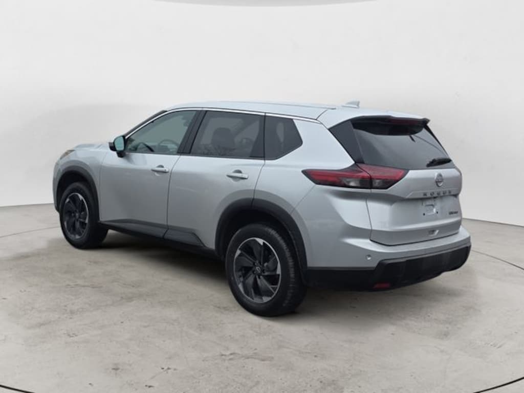 Used 2024 Nissan Rogue SV SUV