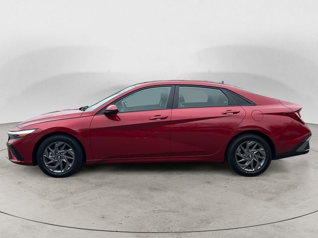 Used 2024 Hyundai Elantra SEL with VIN KMHLM4DGXRU659172 for sale in Topsham, ME