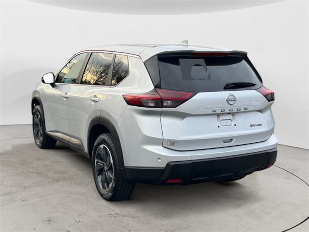 Used 2024 Nissan Rogue SV SUV