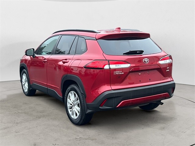 2022 Toyota Corolla Cross LE photo 3