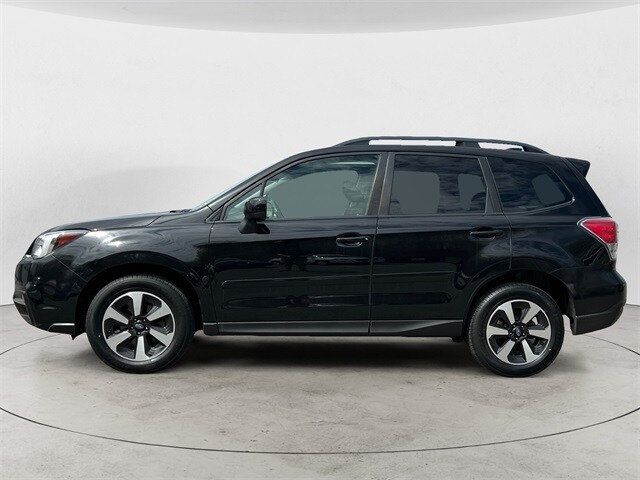 2018 Subaru Forester 2.5i Premium photo 2