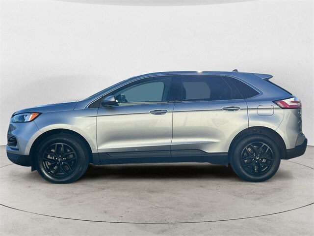 2023 Ford Edge SEL photo 2