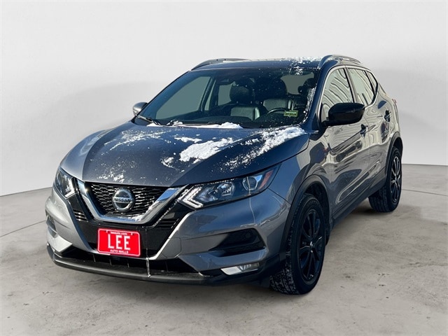 2022 Nissan Rogue Sport SV's photo