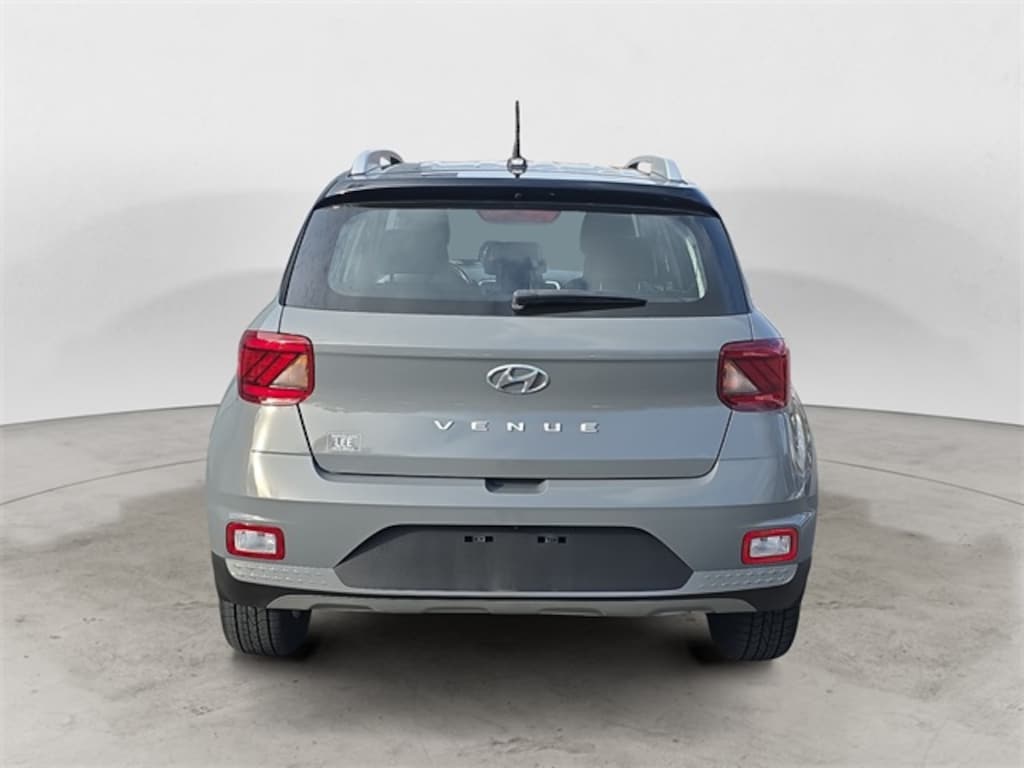 Used 2023 Hyundai Venue Limited SUV