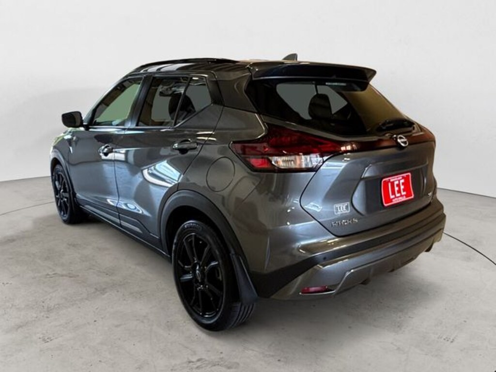 Used 2023 Nissan Kicks SR SUV