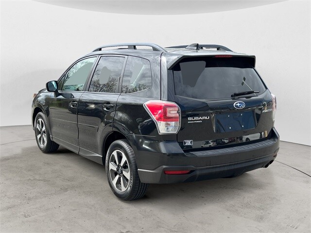 2018 Subaru Forester 2.5i Premium photo 3