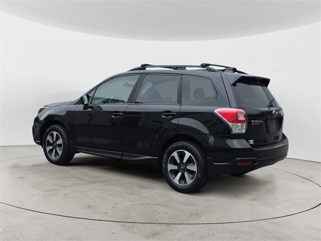 2018 Subaru Forester 2.5i Premium photo 3