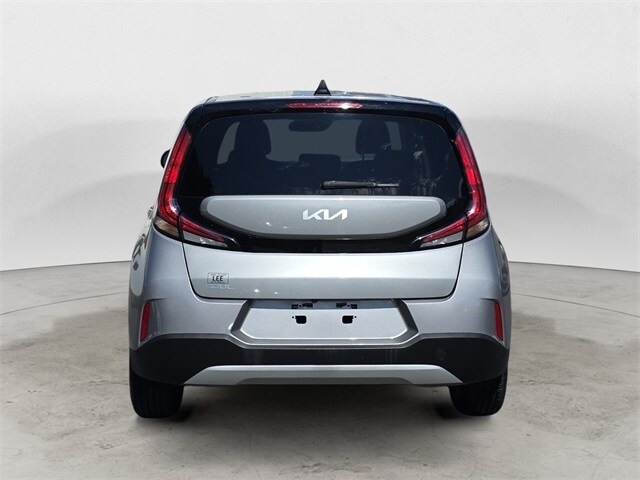 2023 Kia Soul LX photo 3