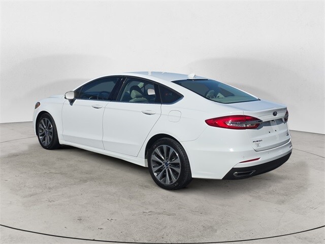 2020 Ford Fusion SE photo 3