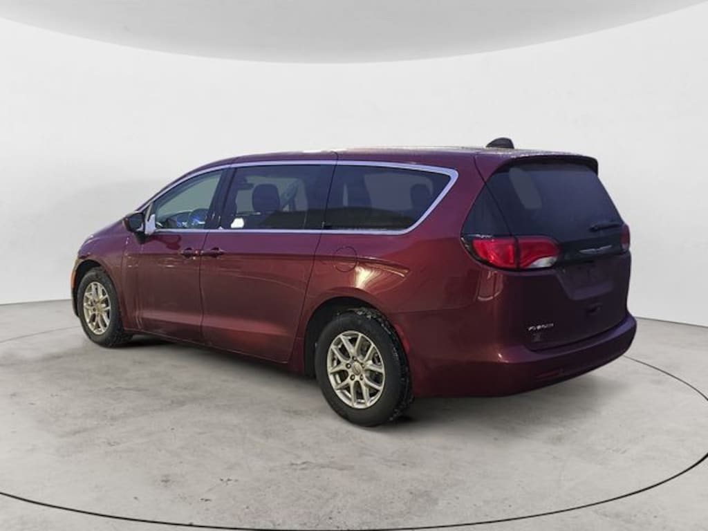Used 2023 Chrysler Voyager LX Minivan/Van