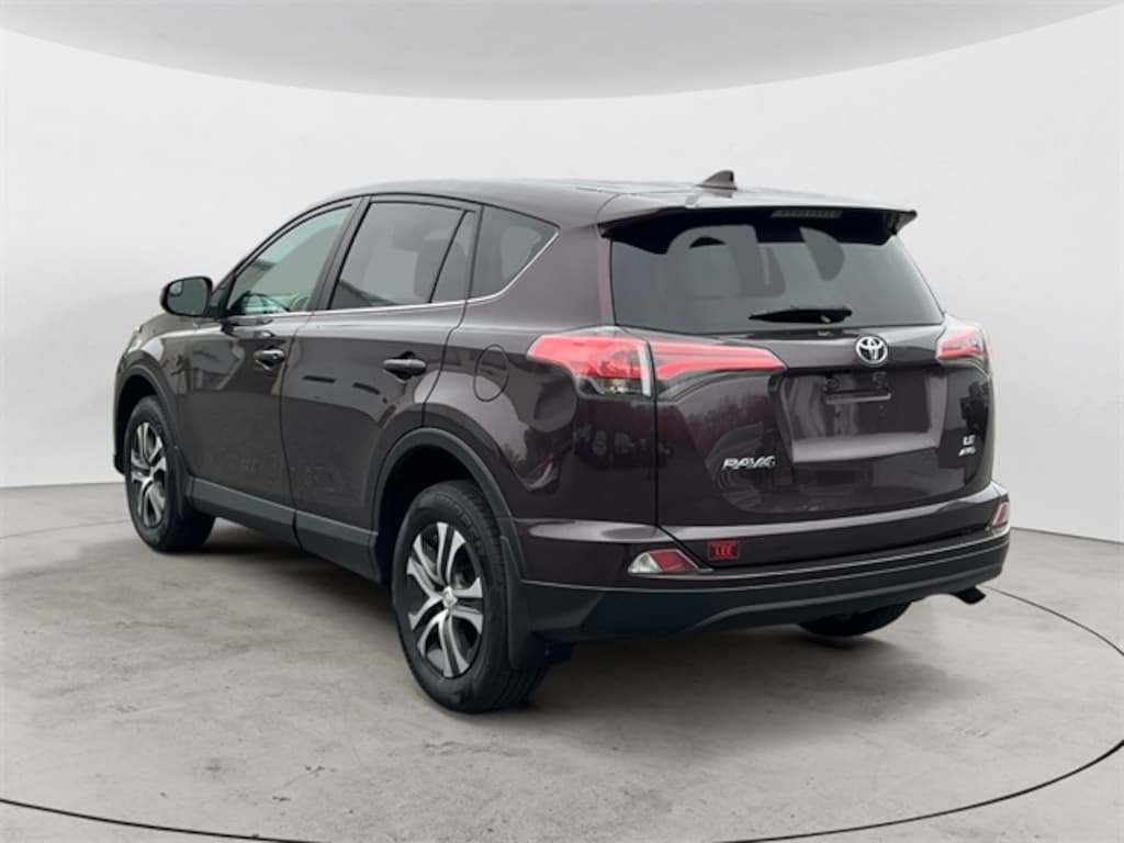 Used 2018 Toyota RAV4 LE SUV