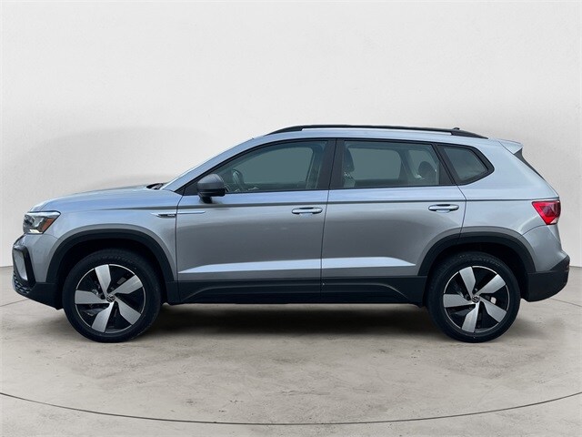 2024 Volkswagen Taos S photo 2