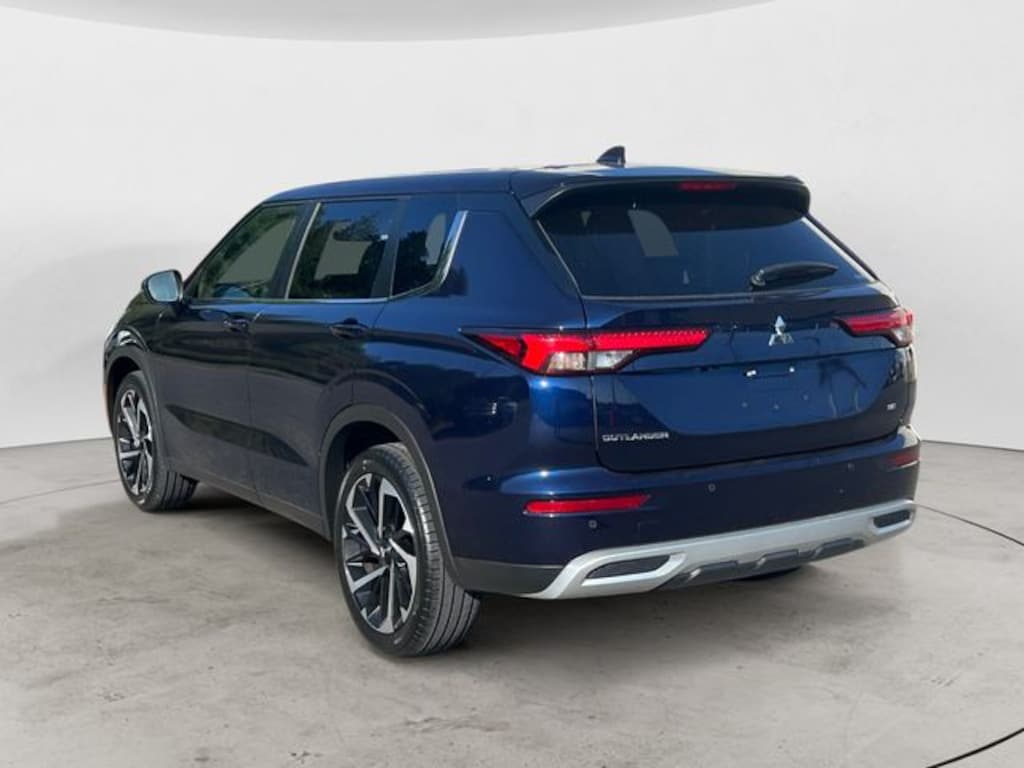 Used 2024 Mitsubishi Outlander SE Black Edition SUV