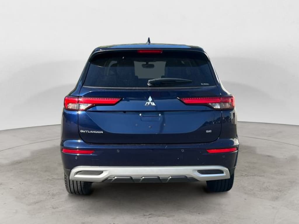 Used 2024 Mitsubishi Outlander SE Black Edition SUV
